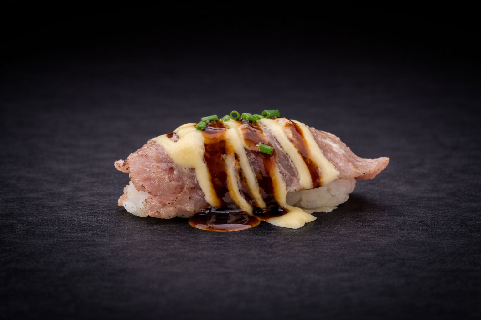 Atún flambé